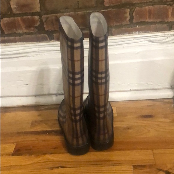Burberry Rainboots Women’s Euro size 40 - Picture 3 of 4